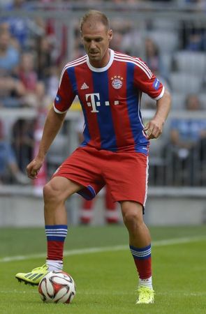 而梅西则是 而梅西则是