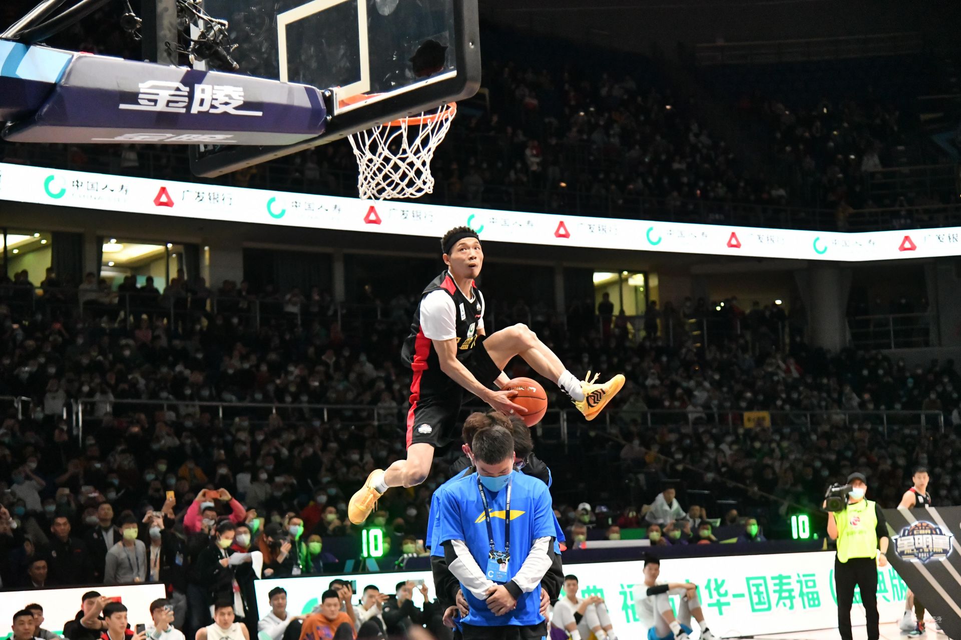 球员转会费 球员转会费