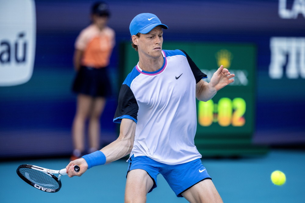 背后都牵动 背后都牵动