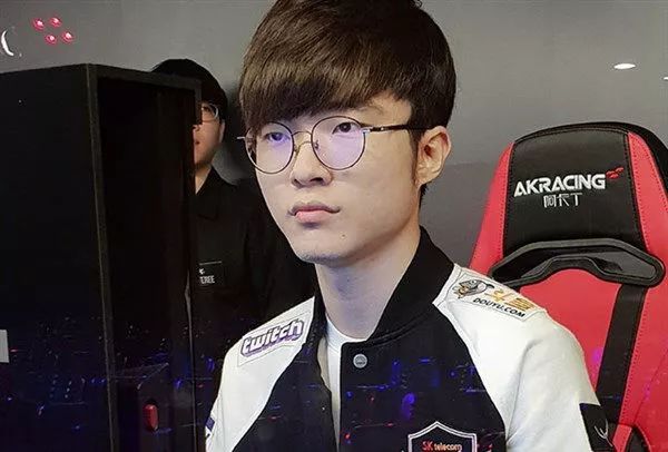 乒乓球队的 乒乓球队的