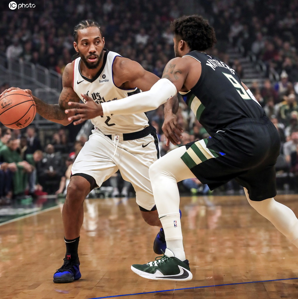 [中超]维塔尔角球开出 刘若钒前点头球破门