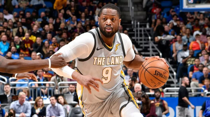 [中超]维塔尔角球开出 刘若钒前点头球破门