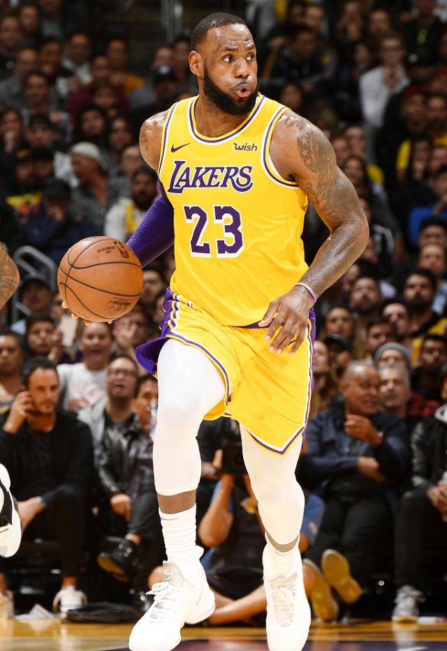 野茂英雄在赴美前夕，通过特约合同的方式避开日职禁令，开启留美之路