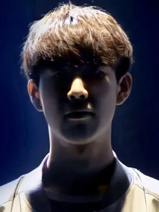 西甲｜4比1大胜塞维利亚 巴塞重返争冠行列